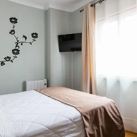 Quarto, com casa de banho privado e pequeno almoço Casa de Férias *